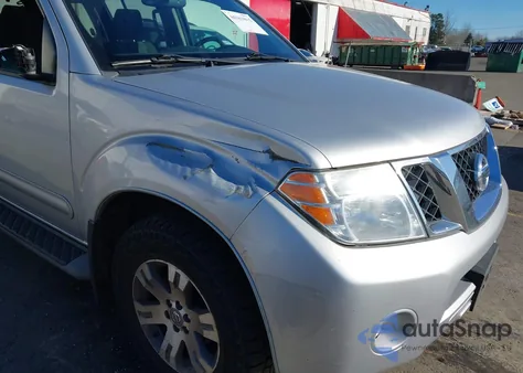 2010 Nissan Pathfinder Se z USA, uszkodzony, nr VIN 5N1AR1NB2AC629801